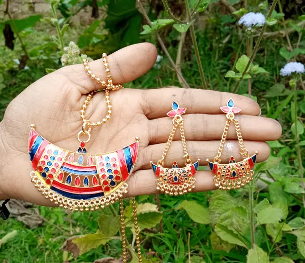 Assamese_Traditional_Gold_Plated_Red_Blue_Colour_Joonbiri_Chain_Jewellery_Set_For_Women